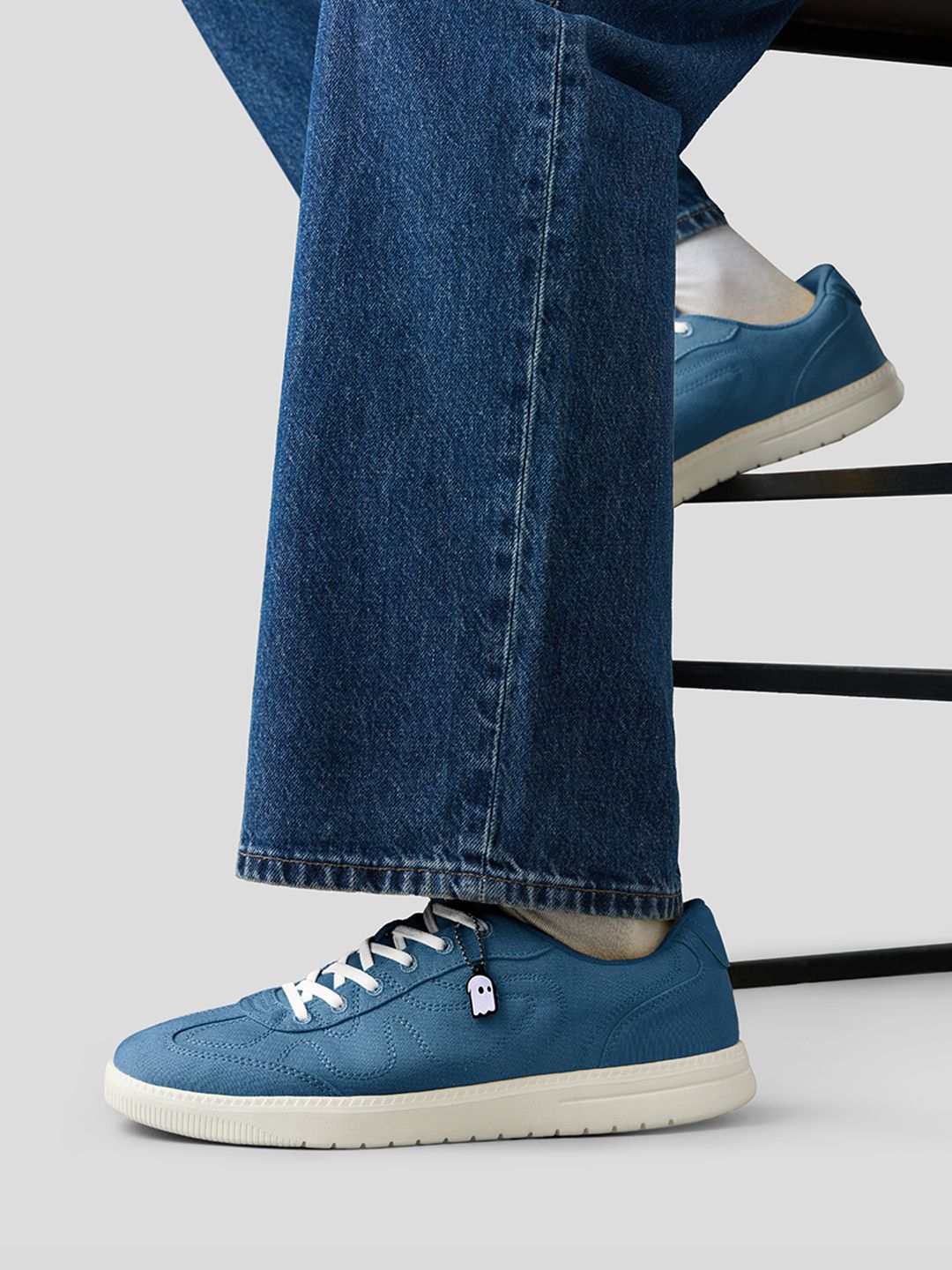 UBZ FLY: Blue Men Low Top Sneakers