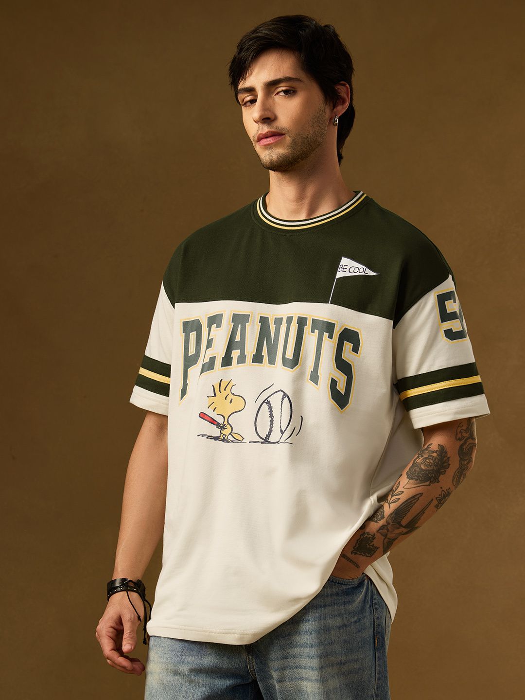 Peanuts: Snoopy 50 Oversized T-Shirts