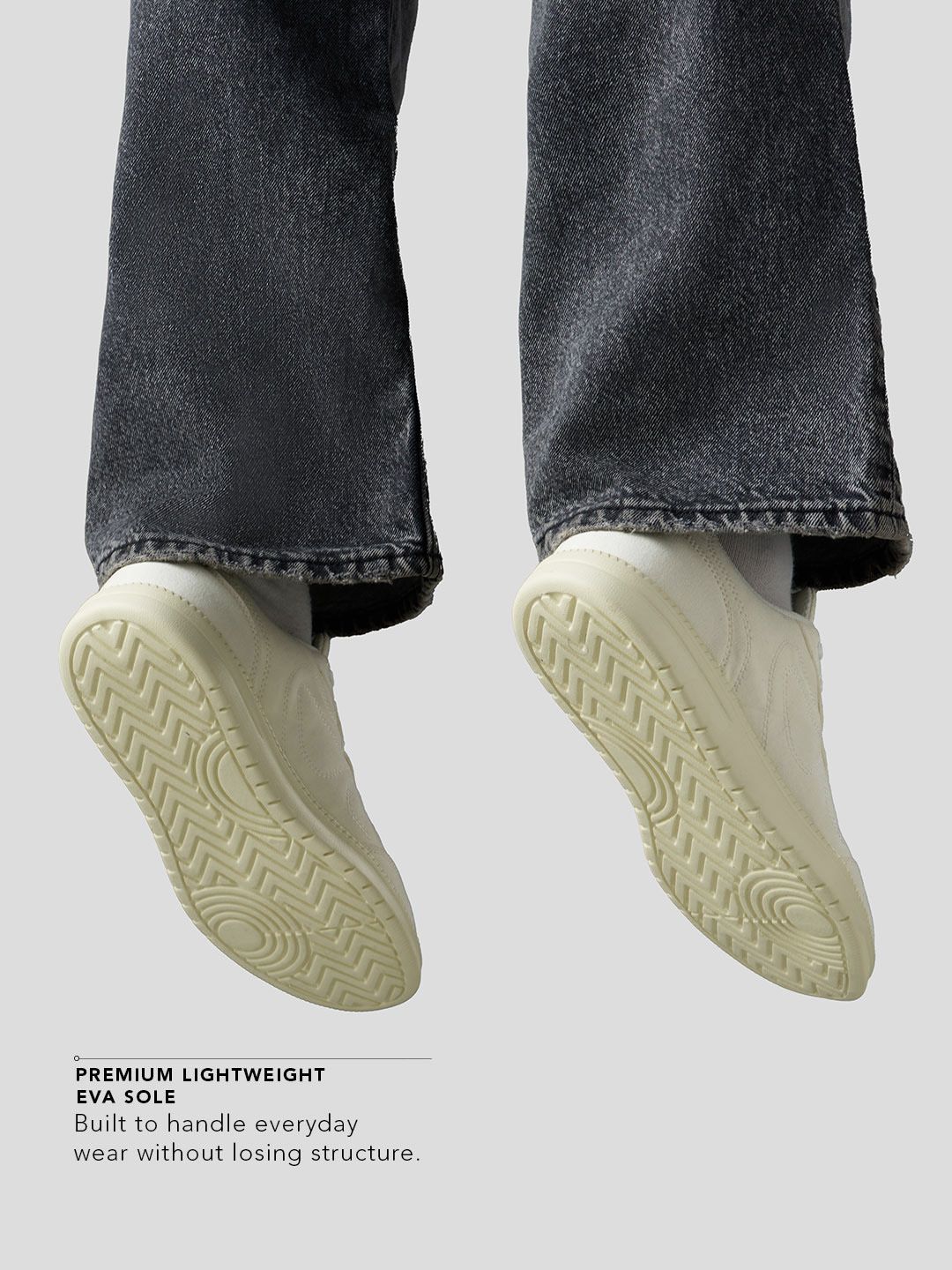UBZ FLY: Off White Men Low Top Sneakers