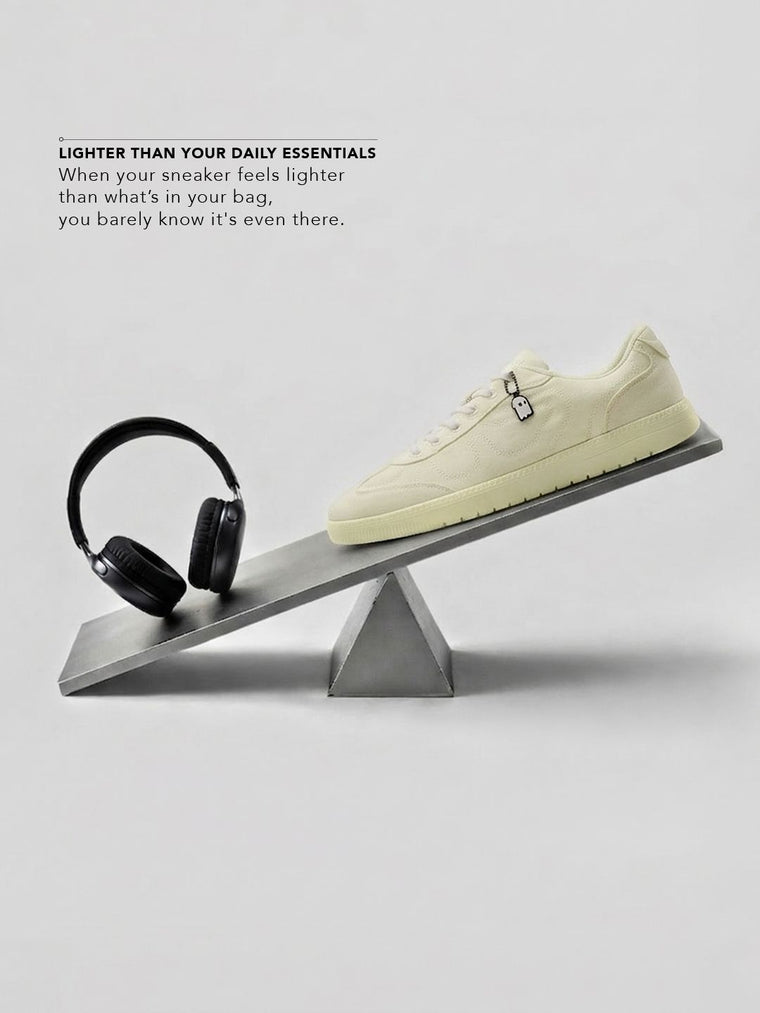 UBZ FLY: Off White Men Low Top Sneakers