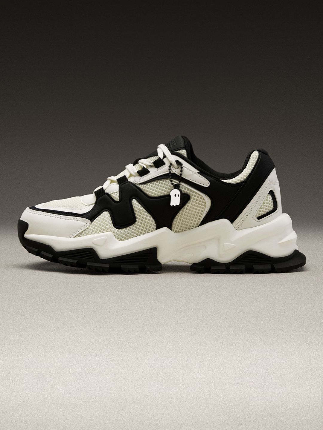 Fumes NX: Storm Men Low Top Sneakers