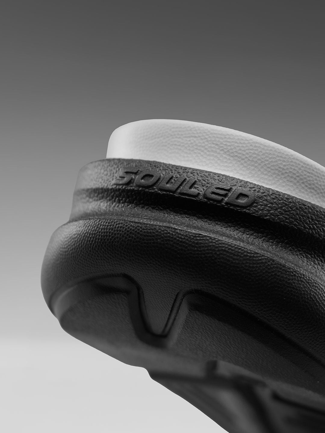 Slides 2.0: Eclipse Men Sliders