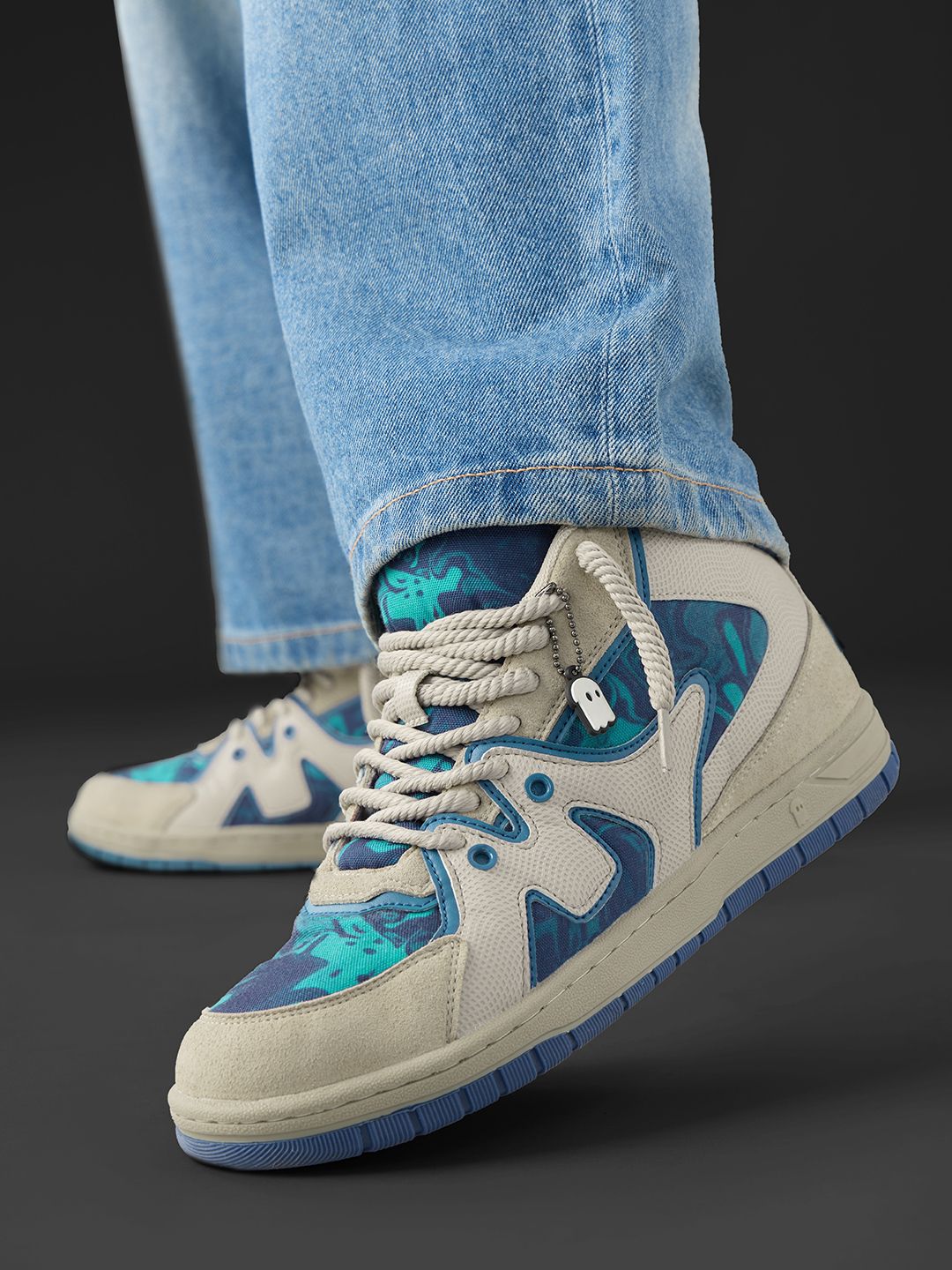 UBZ: Aqua Men Mid Top Sneakers