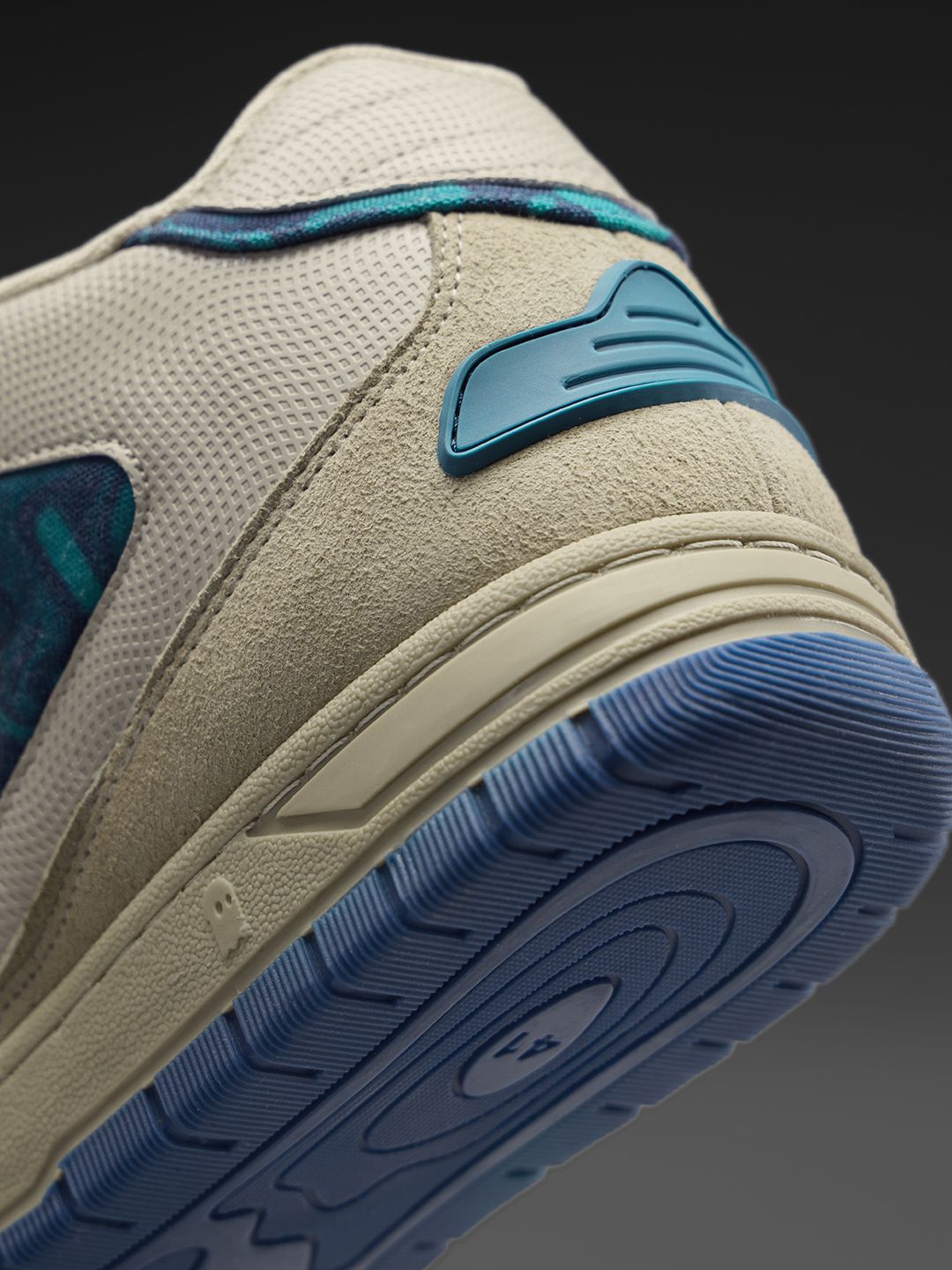 UBZ: Aqua Men Mid Top Sneakers