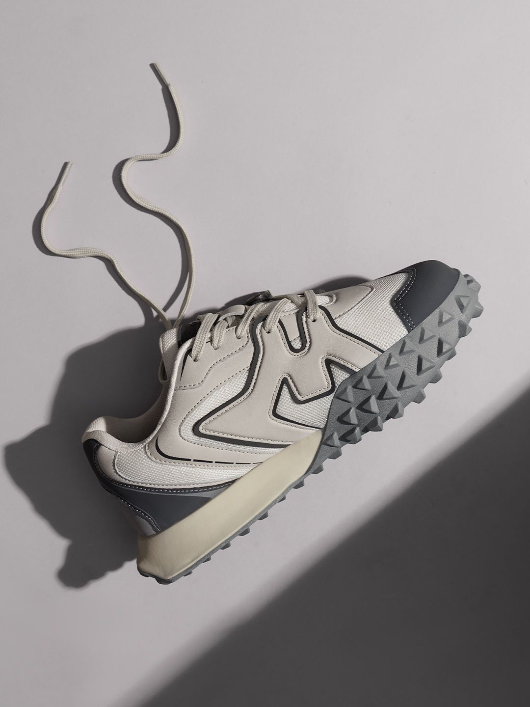 Velocity 2.0: Orbit Men Low Top Sneakers