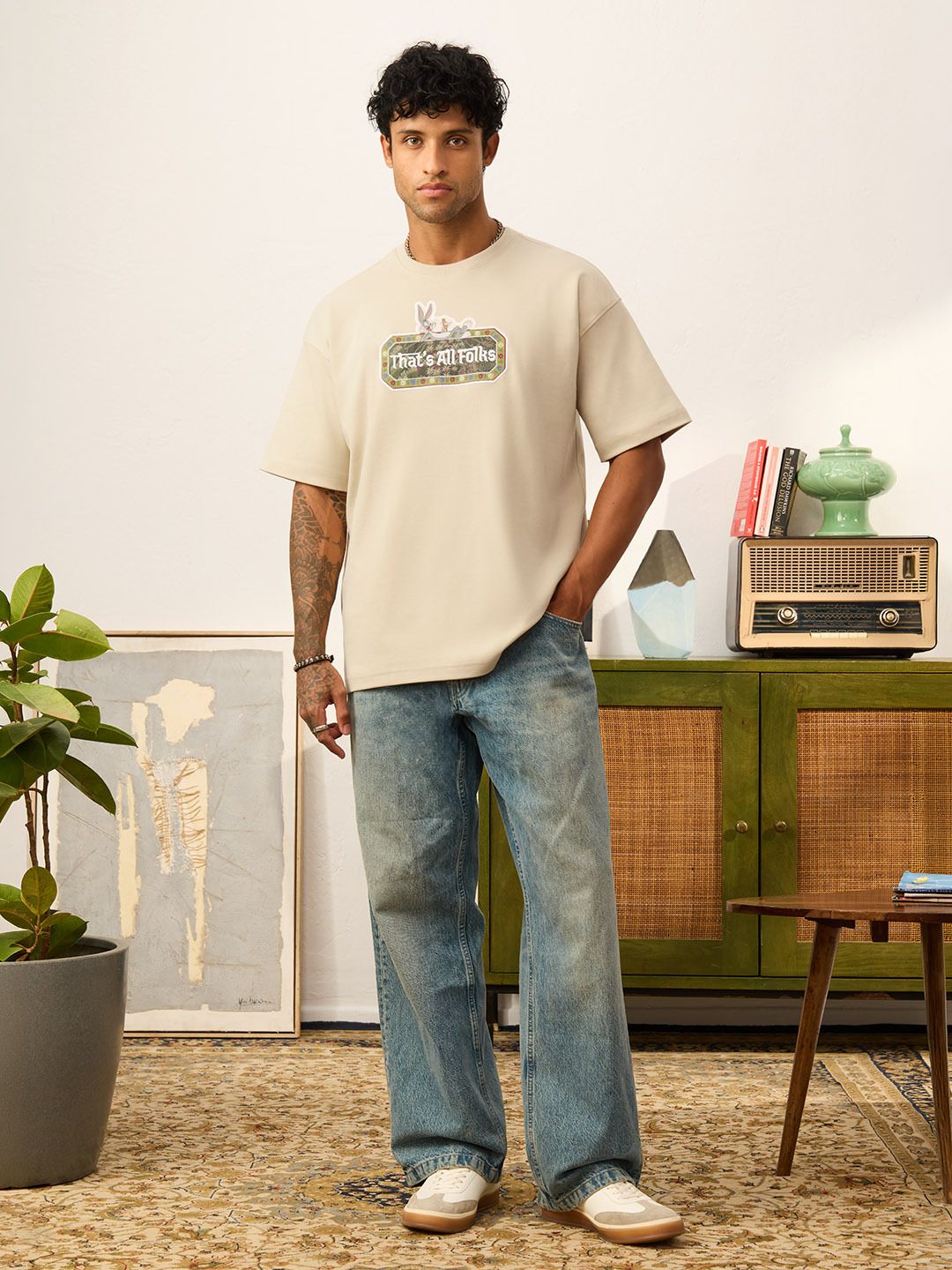 Looney Tunes: Desi Folks Oversized T-Shirts