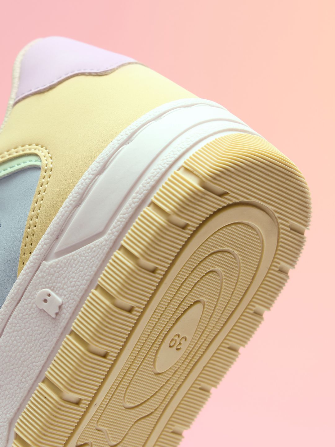 Cassata: Urban Blaze Women Low Top Sneakers