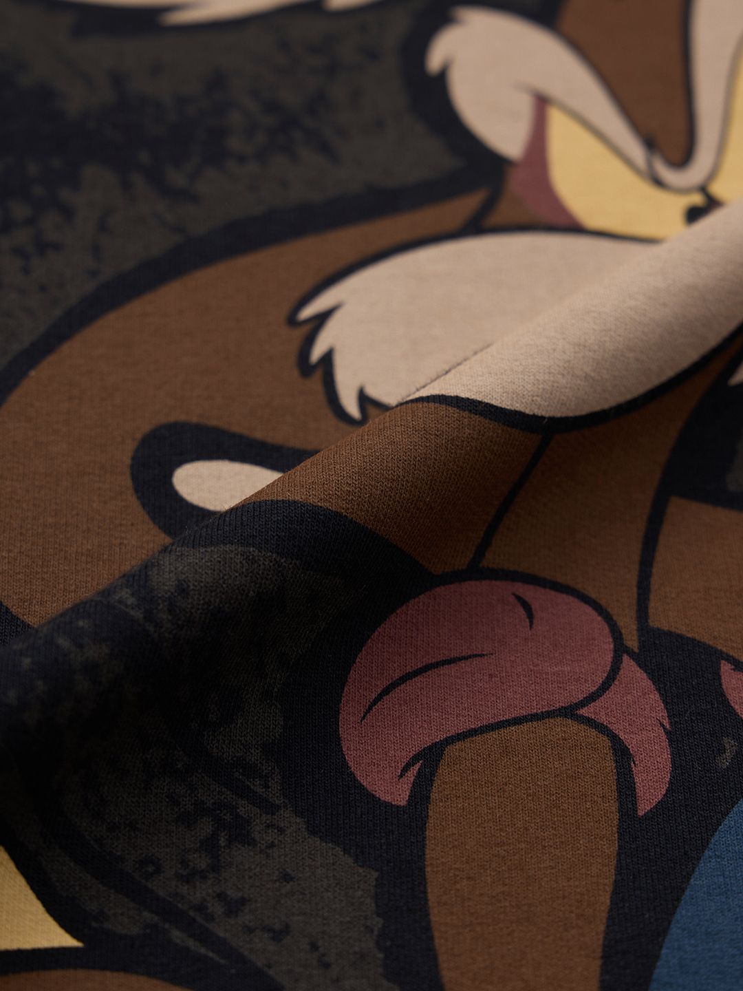 Looney Tunes: Skating Coyote Super Oversized T-Shirts