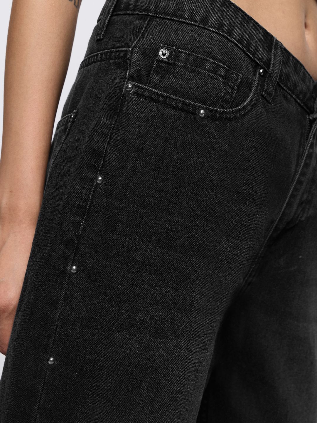 Relaxed Straight-Fit Denim: Killing It Women Straight Denims
