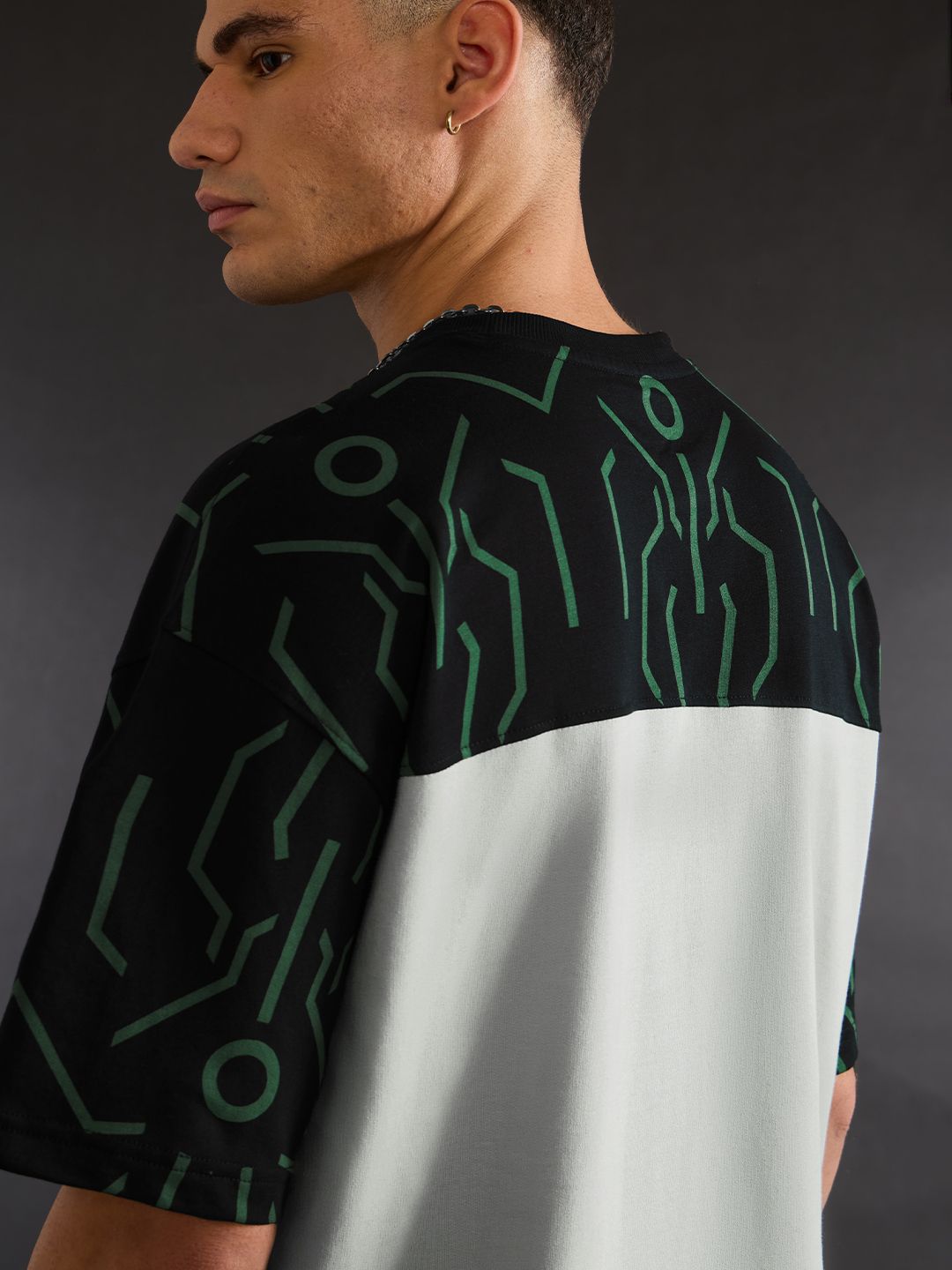 Ben 10: Upgrade Oversized T-Shirts