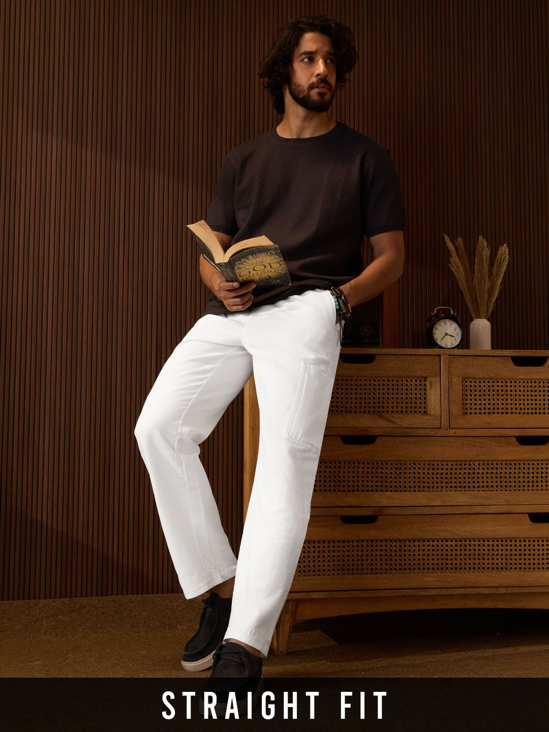 Pull On Denims: White Men Cargo Jeans