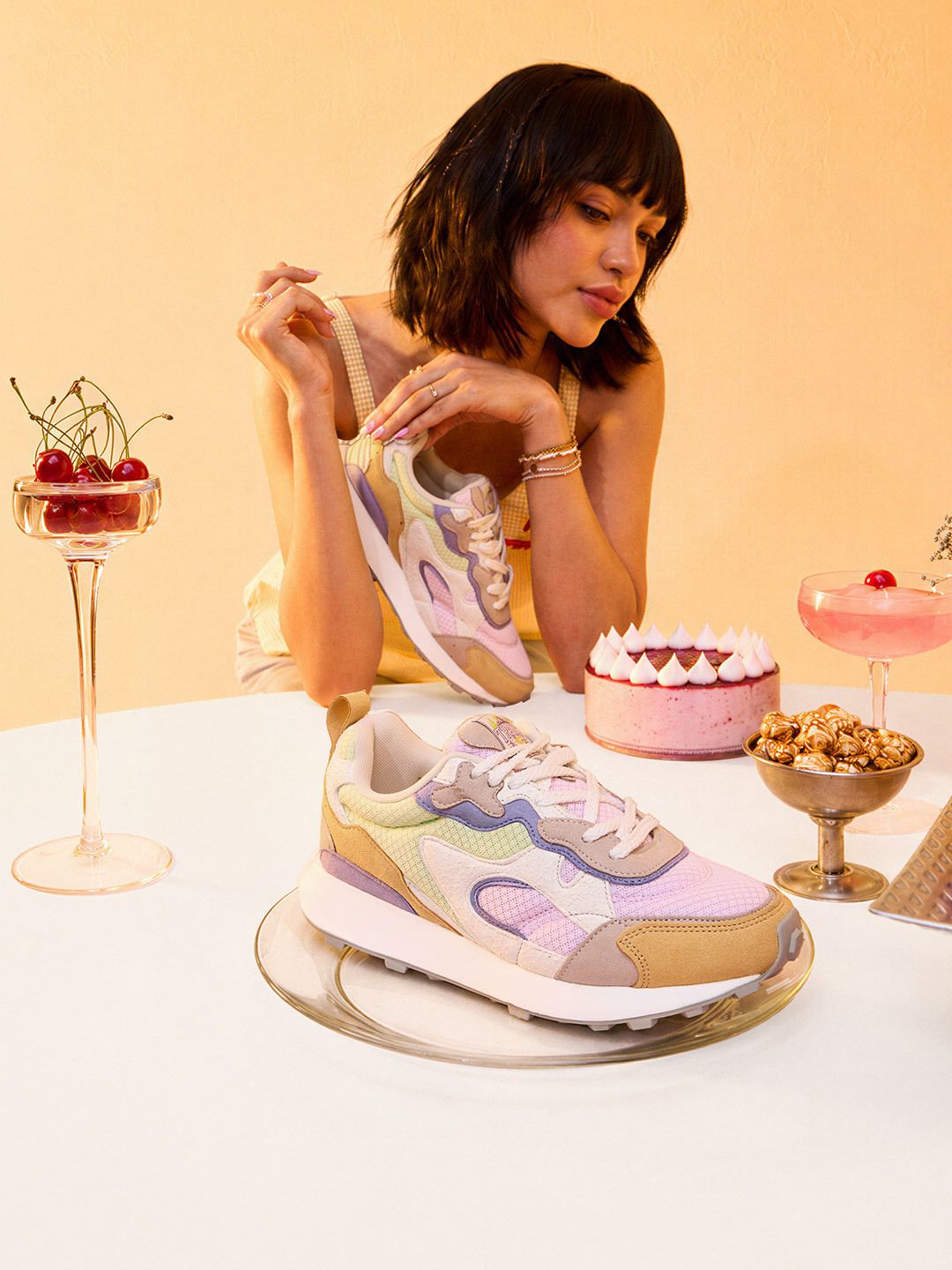 Mixed Kulfi: Trailz Women Low Top Sneakers