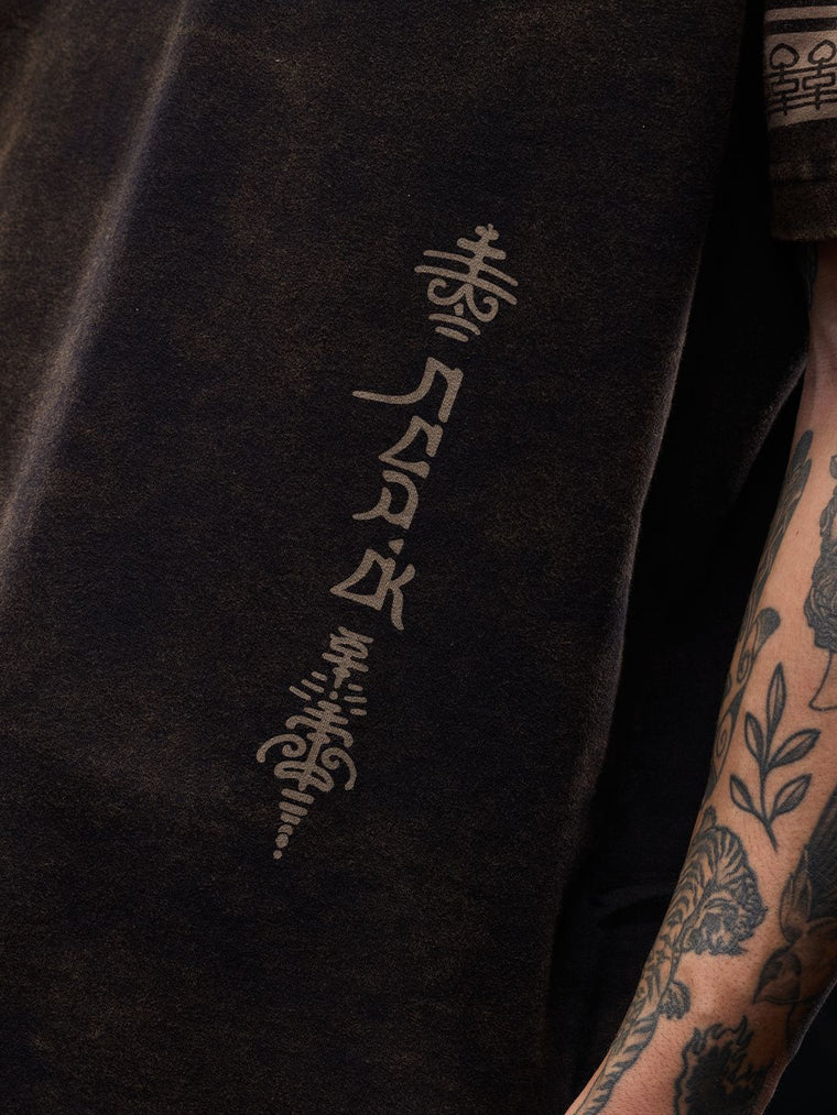 Tibetan Tales: Mandala Thangka Oversized T-Shirts