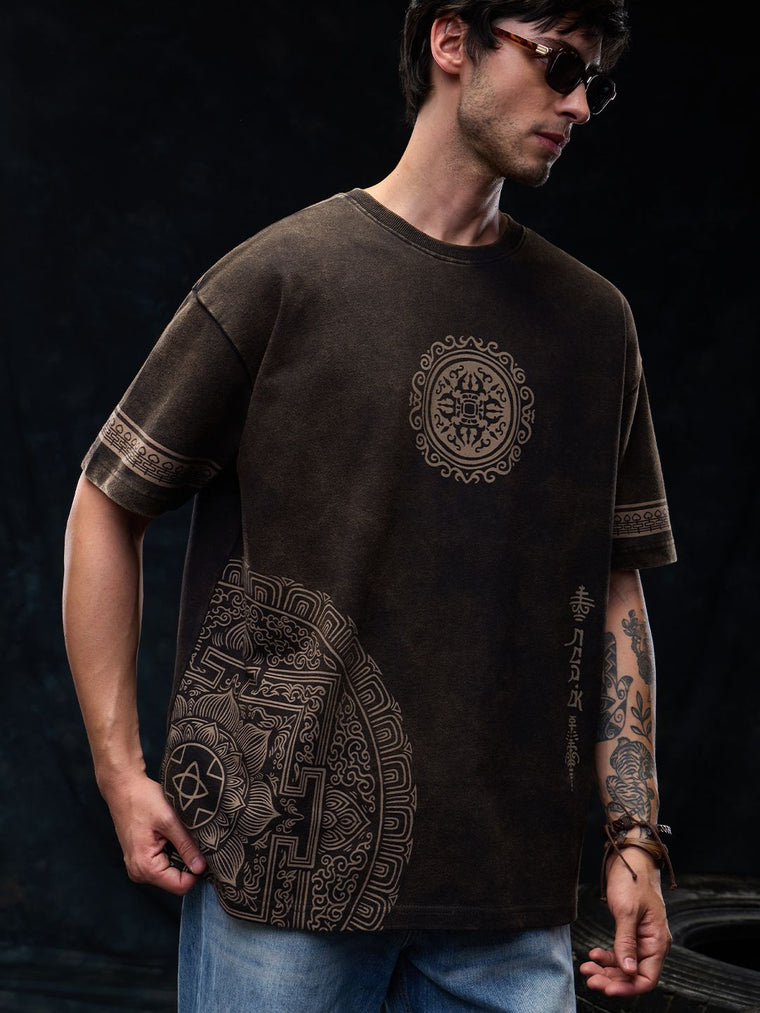 Tibetan Tales: Mandala Thangka Oversized T-Shirts
