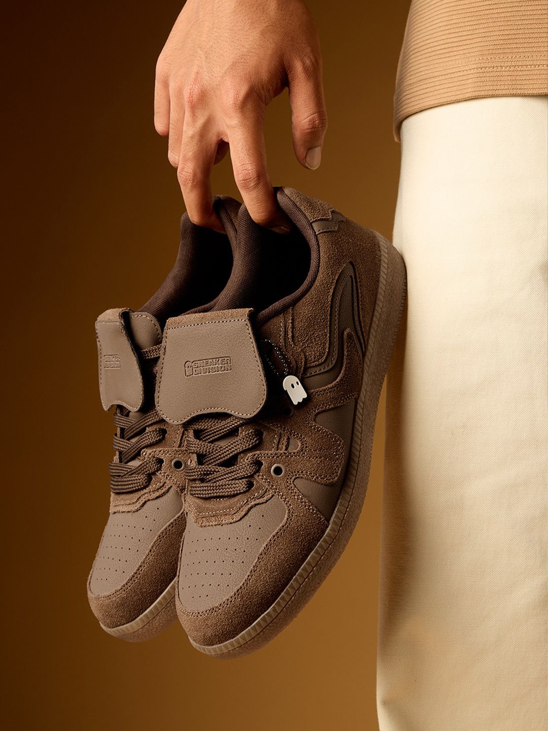 UBZ Legacy: Belgian Chocolate Men Low Top Sneakers