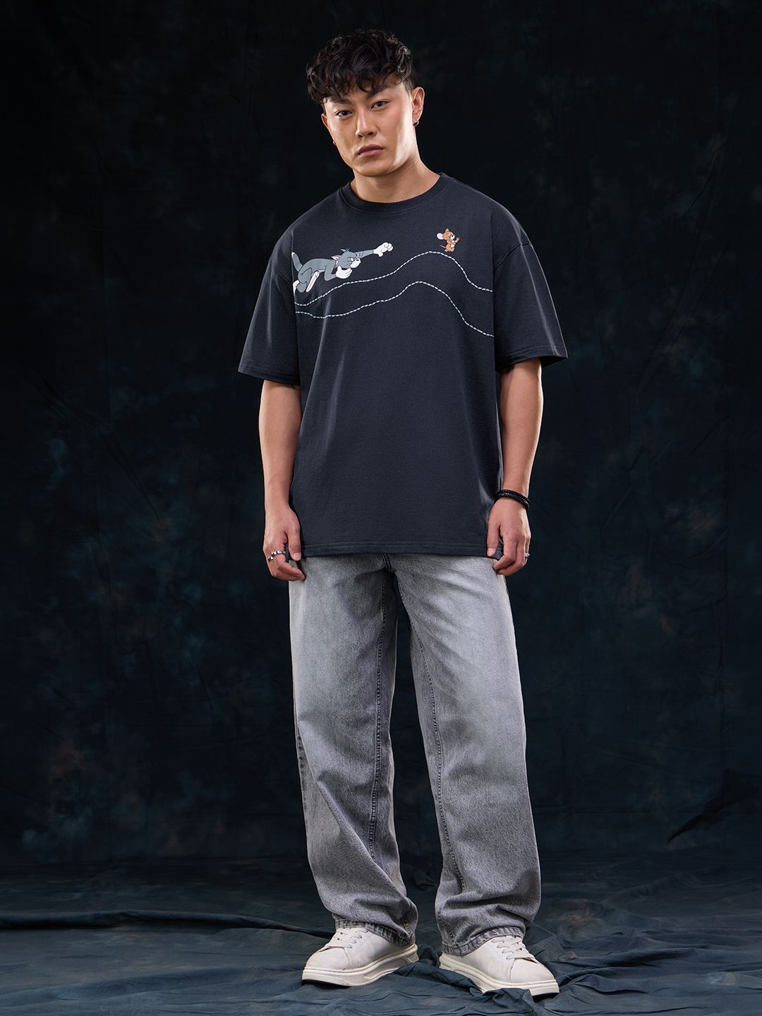 Tom & Jerry: Catch Me Oversized T-Shirts