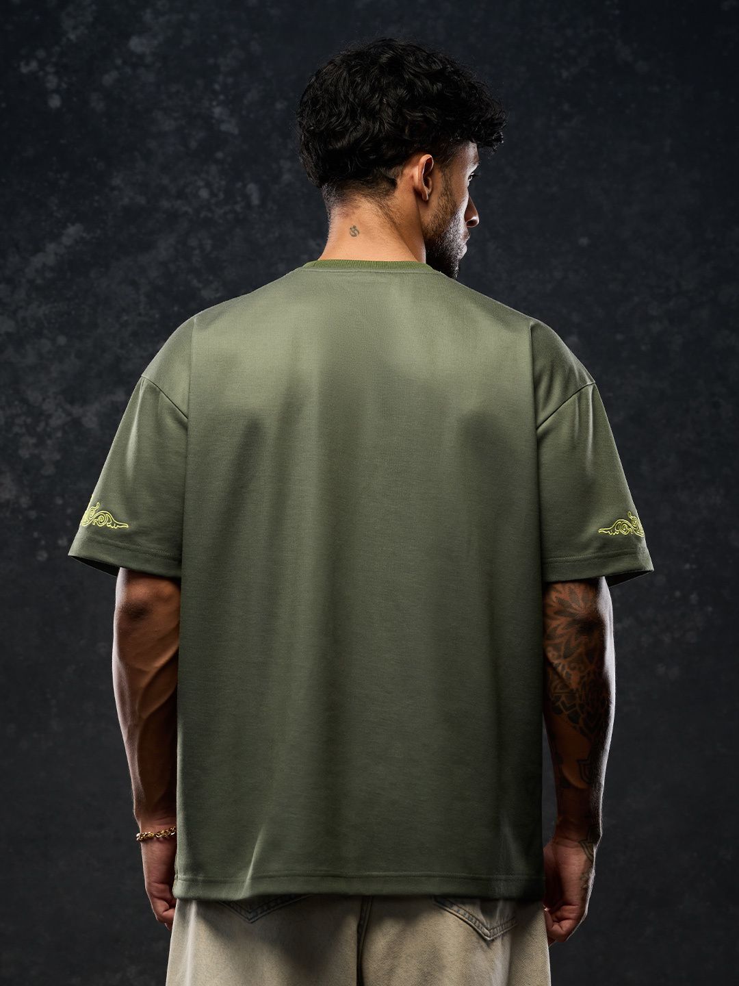Tibetan Tales: Landscape Oversized T-Shirts
