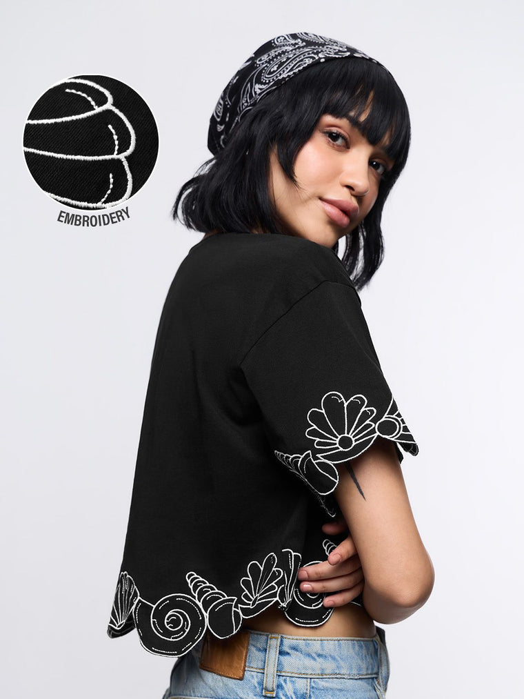 TSS Originals: Seashell Women Oversized Cropped T-Shirts
