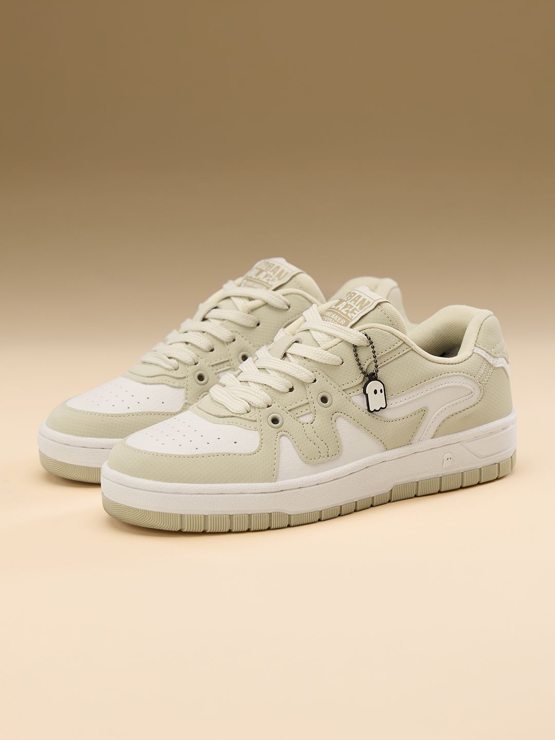 Maple: Urban Blaze Women Low Top Sneakers