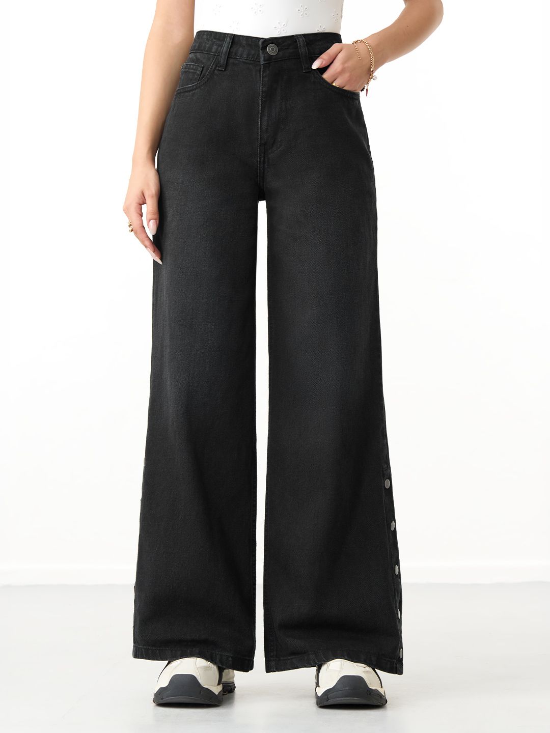 Wide-Leg Denim: Halo Women Wide Denims